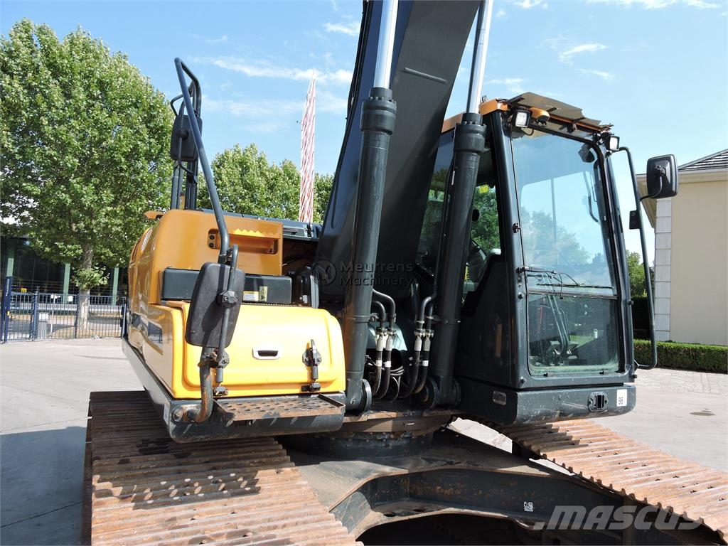 Hyundai HX220 LC Longreach CE حفارات زحافة