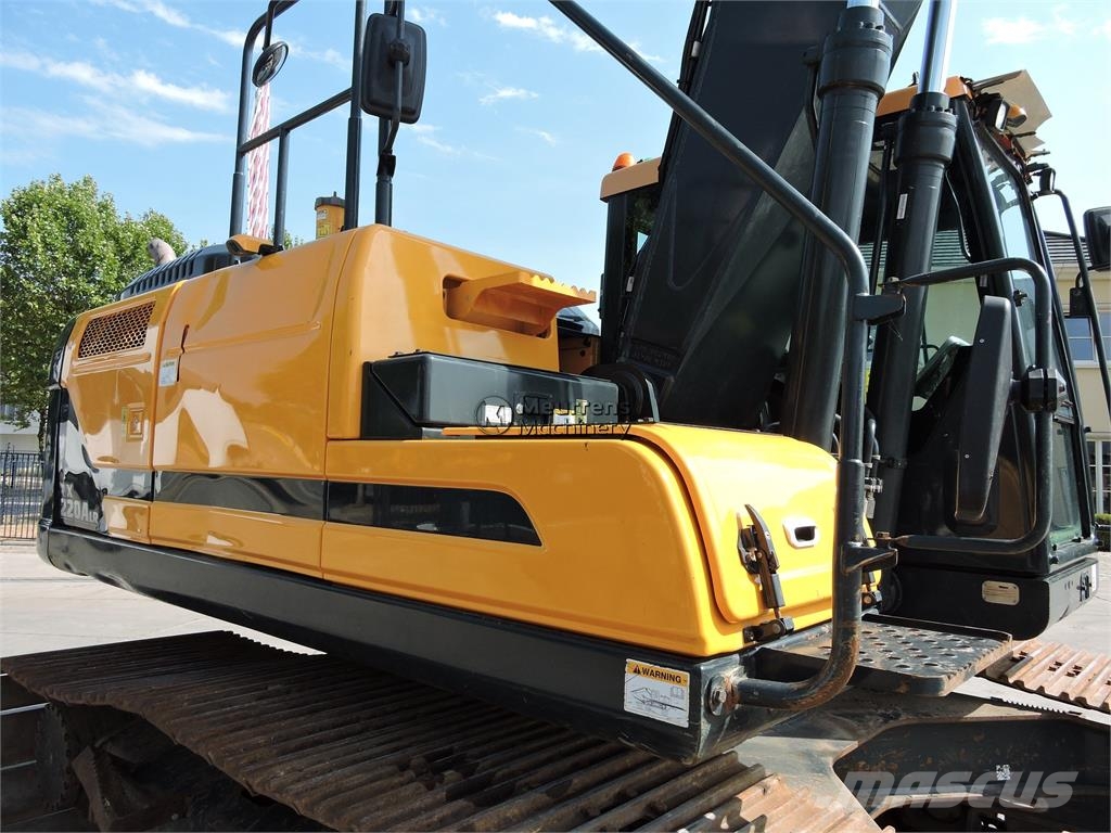 Hyundai HX220 LC Longreach CE حفارات زحافة