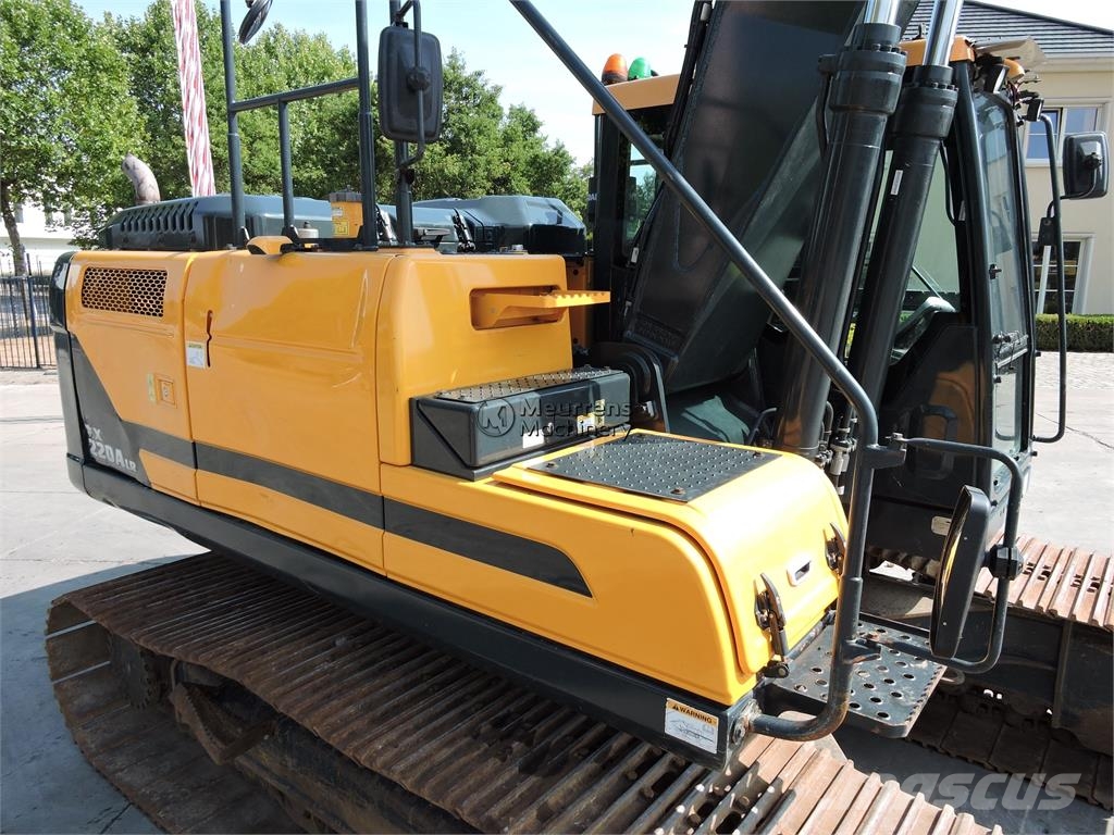 Hyundai HX220 LC Longreach CE حفارات زحافة