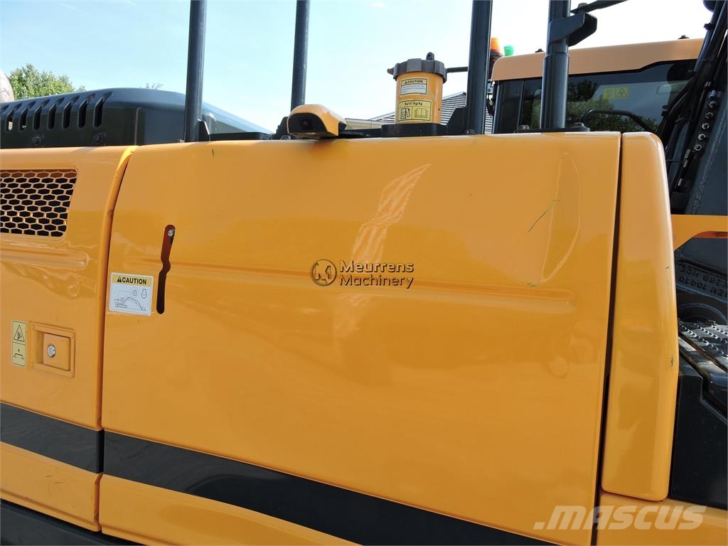 Hyundai HX220 LC Longreach CE حفارات زحافة