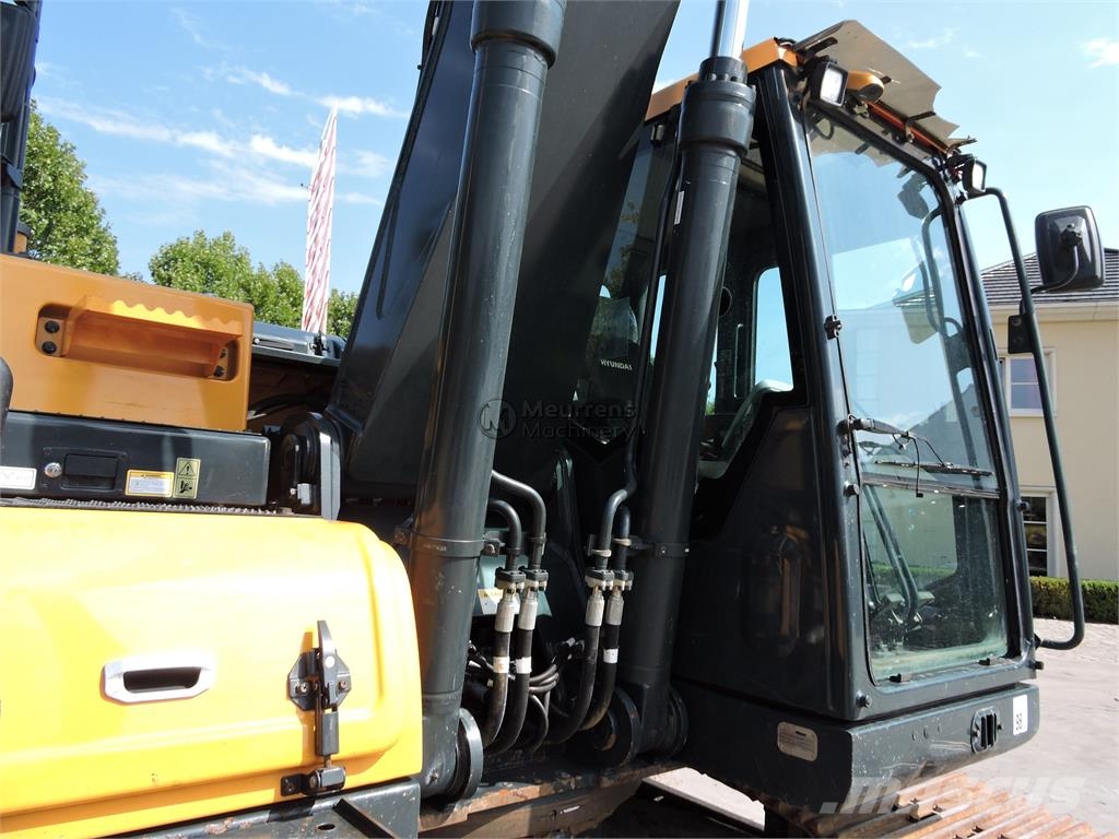 Hyundai HX220 LC Longreach CE حفارات زحافة