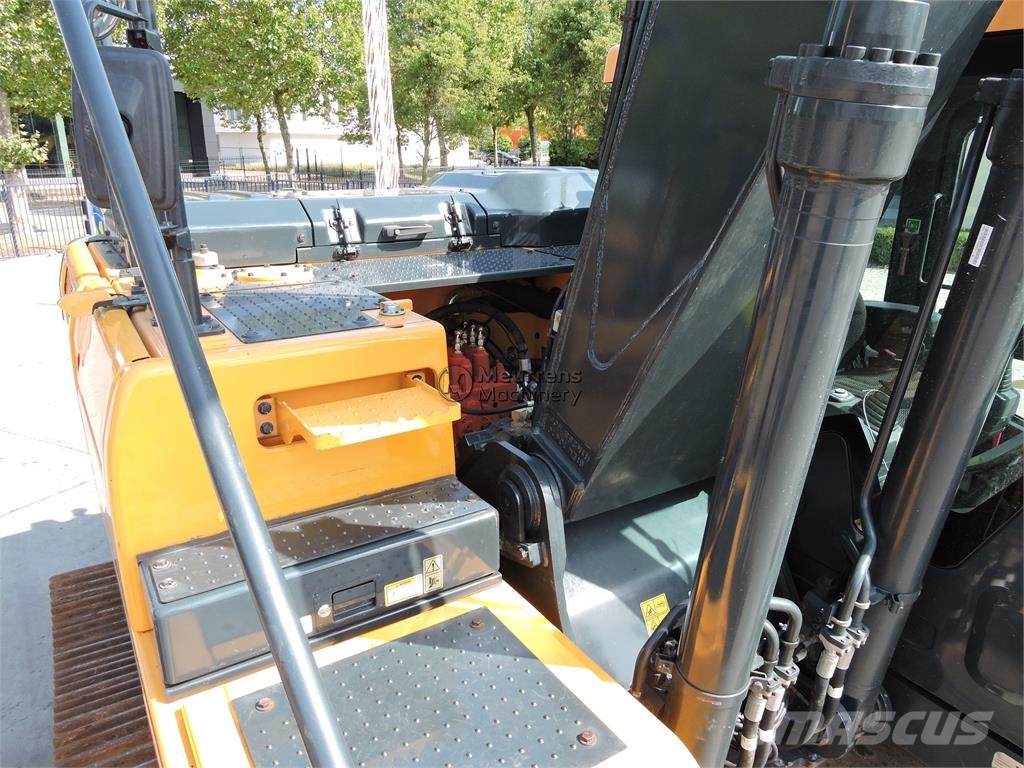 Hyundai HX220 LC Longreach CE حفارات زحافة