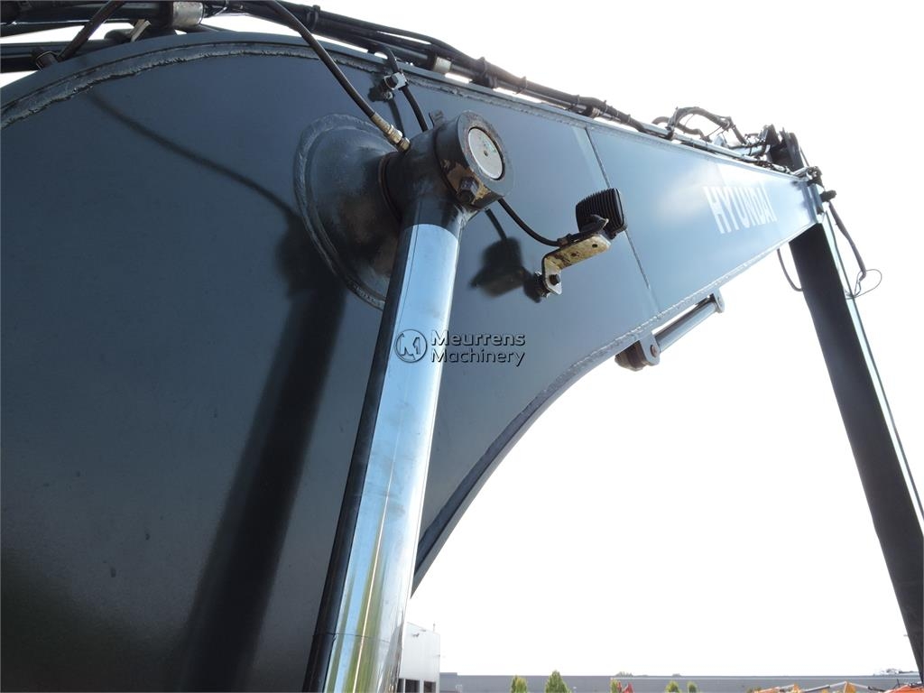 Hyundai HX220 LC Longreach CE حفارات زحافة