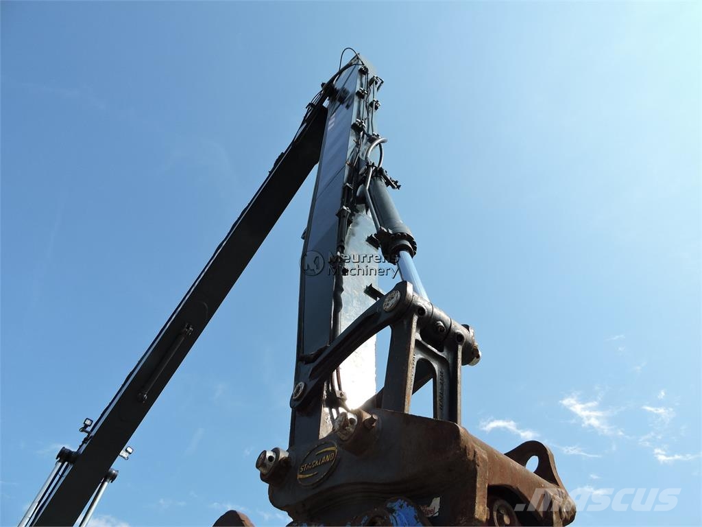 Hyundai HX220 LC Longreach CE حفارات زحافة