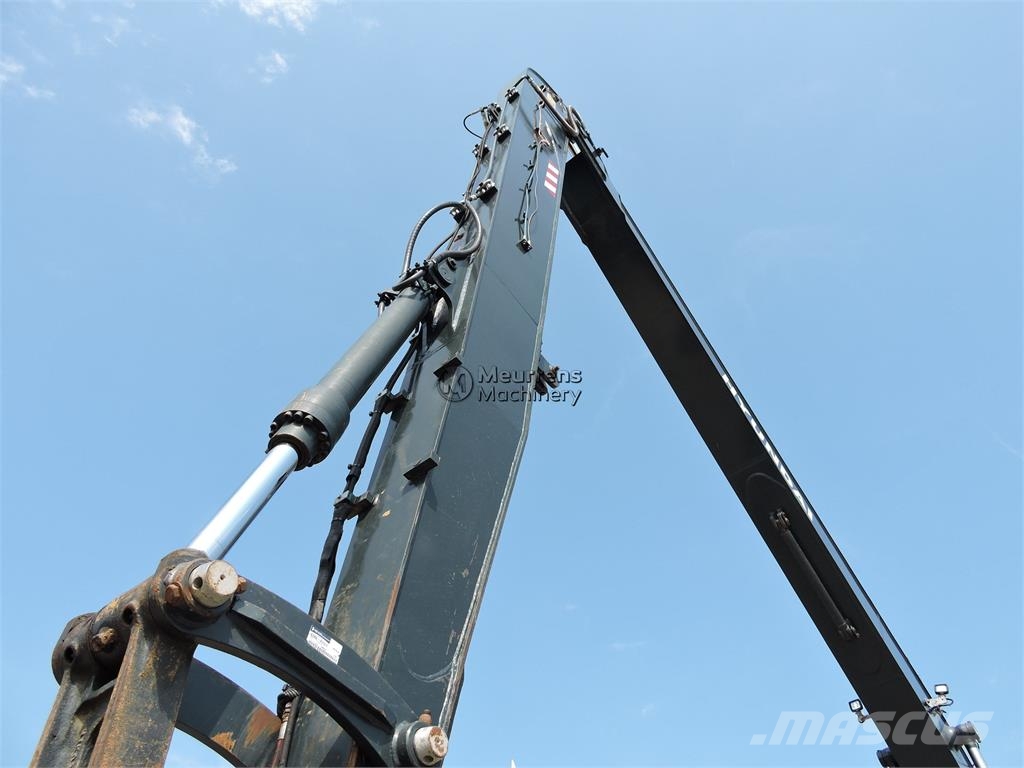 Hyundai HX220 LC Longreach CE حفارات زحافة
