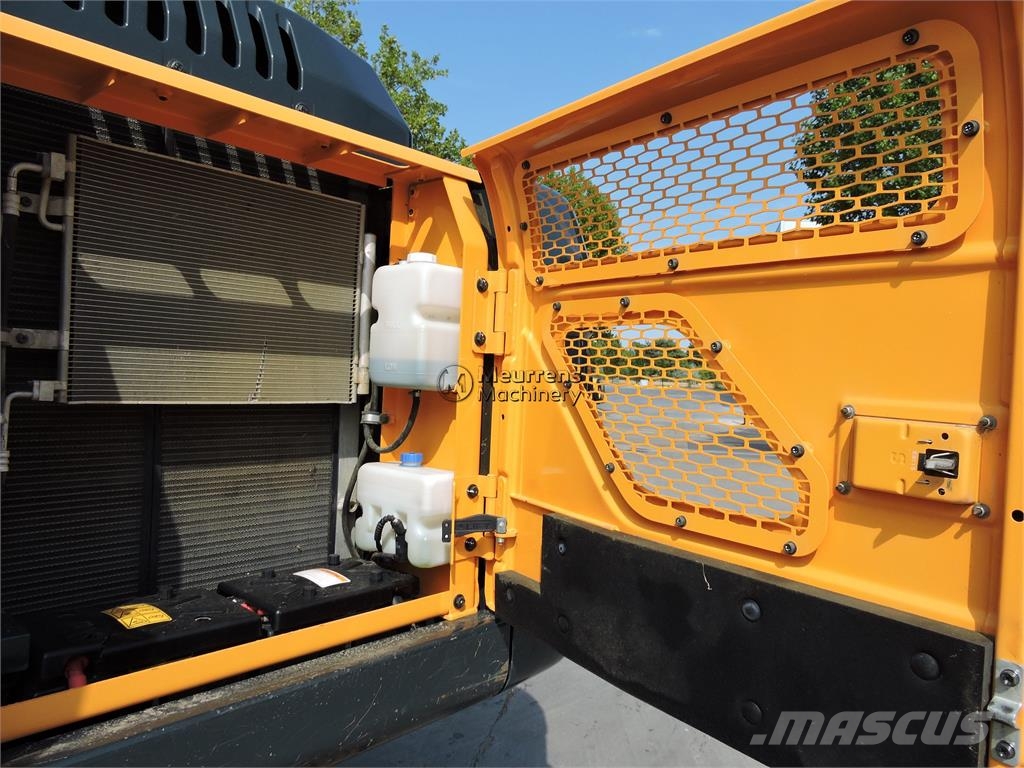 Hyundai HX220 LC Longreach CE حفارات زحافة