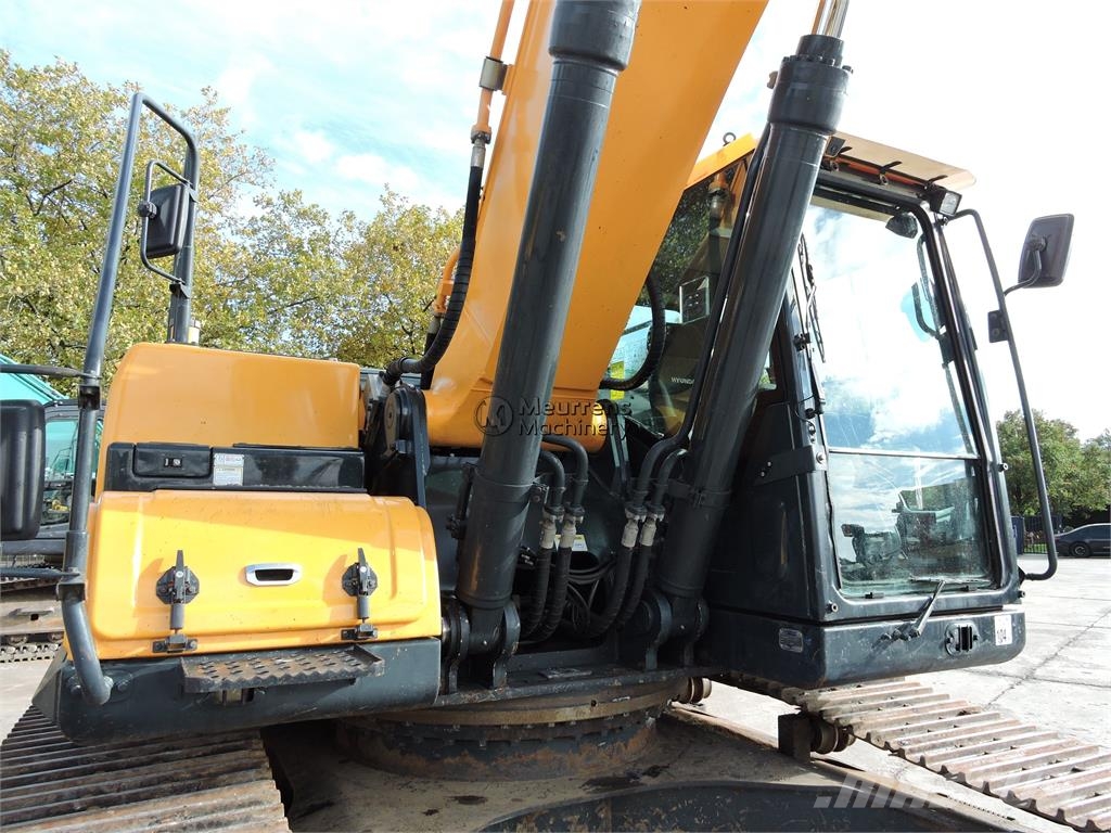 Hyundai HX300 Raupenbagger