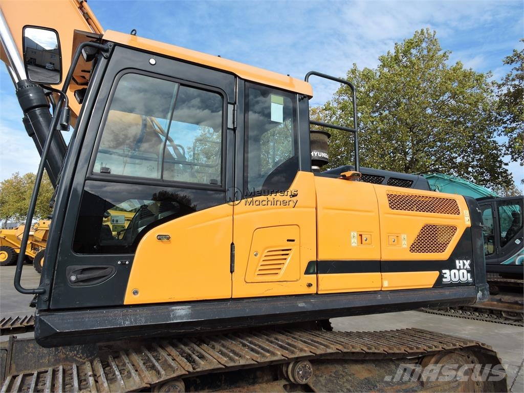 Hyundai HX300 Raupenbagger