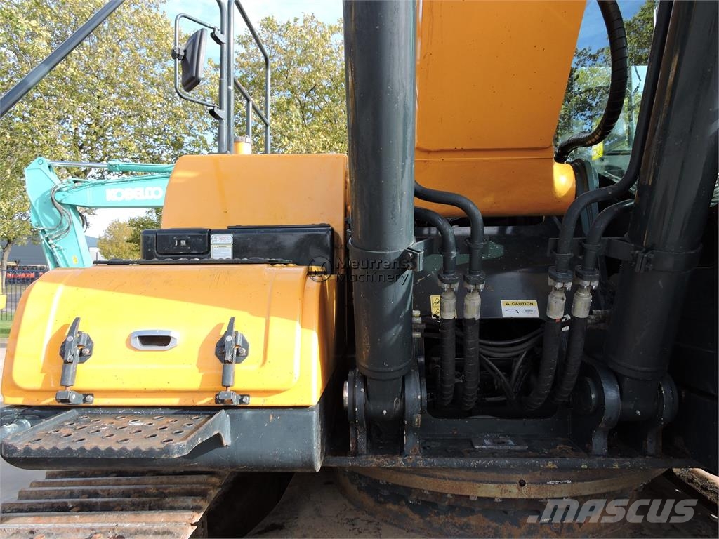 Hyundai HX300 Raupenbagger