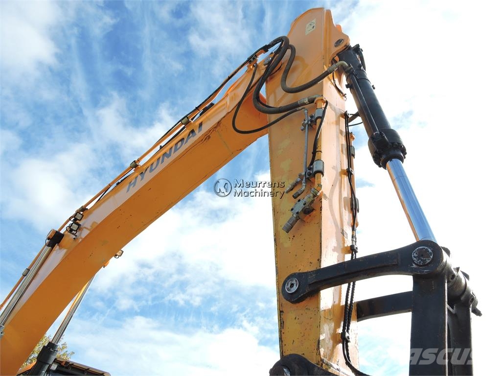 Hyundai HX300 Raupenbagger