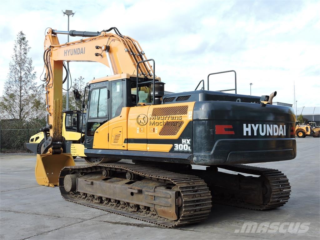 Hyundai HX300 Raupenbagger