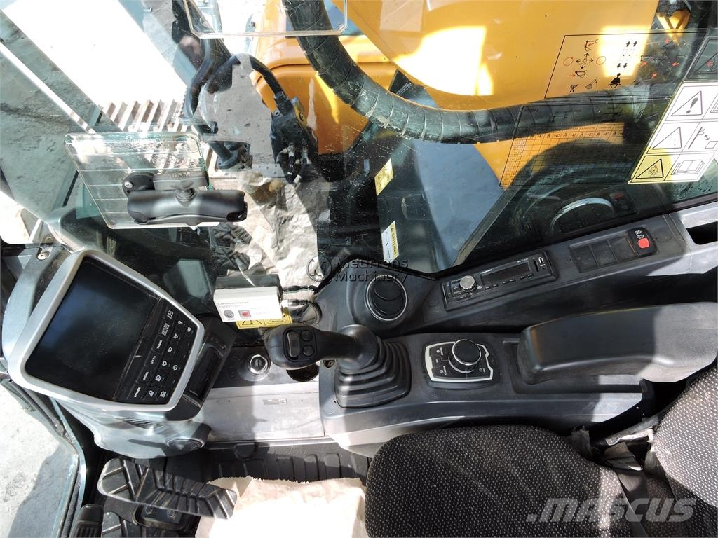 Hyundai HX300 Raupenbagger