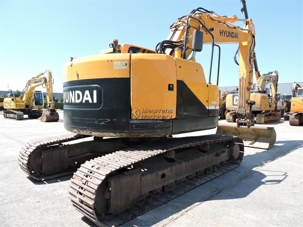 Hyundai R235LCR حفارات زحافة