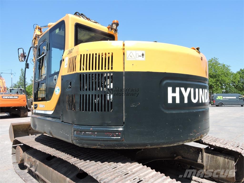 Hyundai R235LCR حفارات زحافة