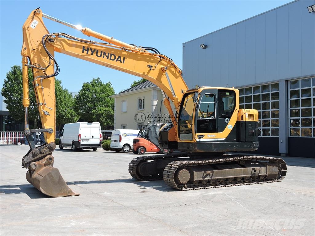 Hyundai R235LCR حفارات زحافة