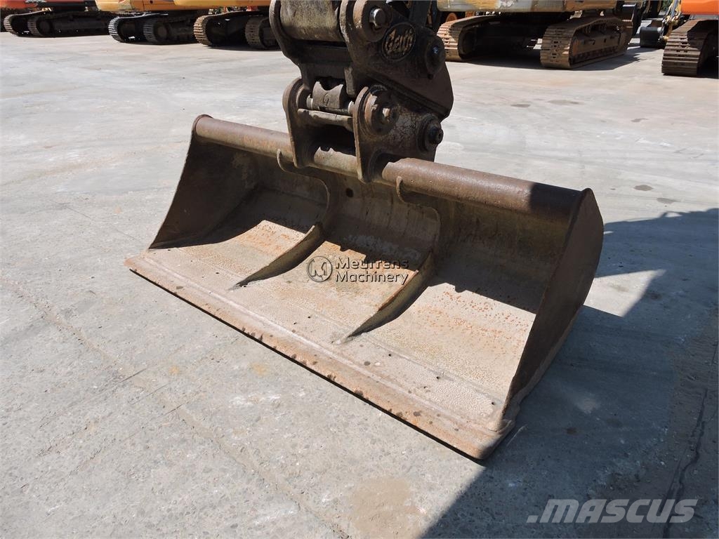 Hyundai R235LCR حفارات زحافة