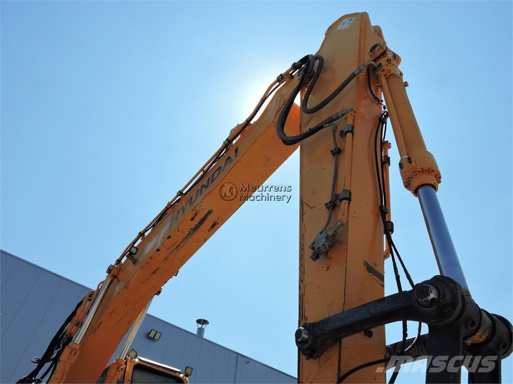 Hyundai R235LCR حفارات زحافة