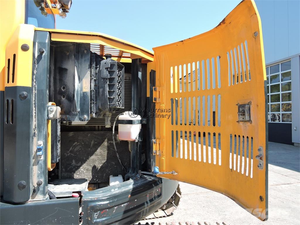 Hyundai R235LCR حفارات زحافة