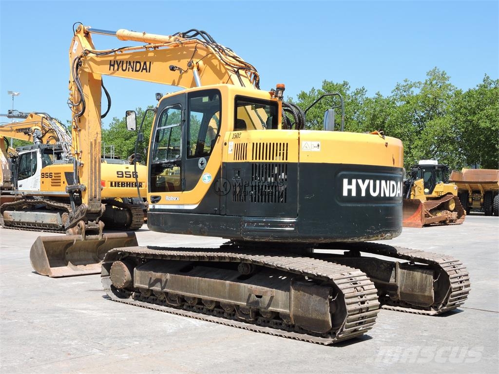 Hyundai R235LCR حفارات زحافة