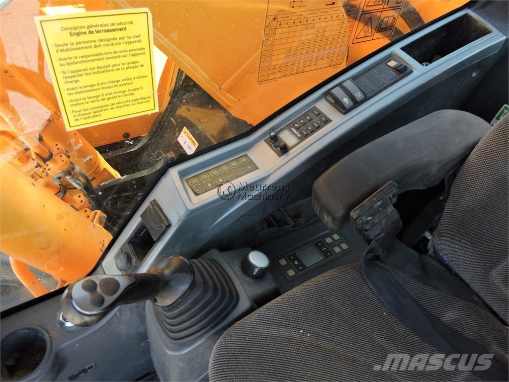 Hyundai R235LCR حفارات زحافة