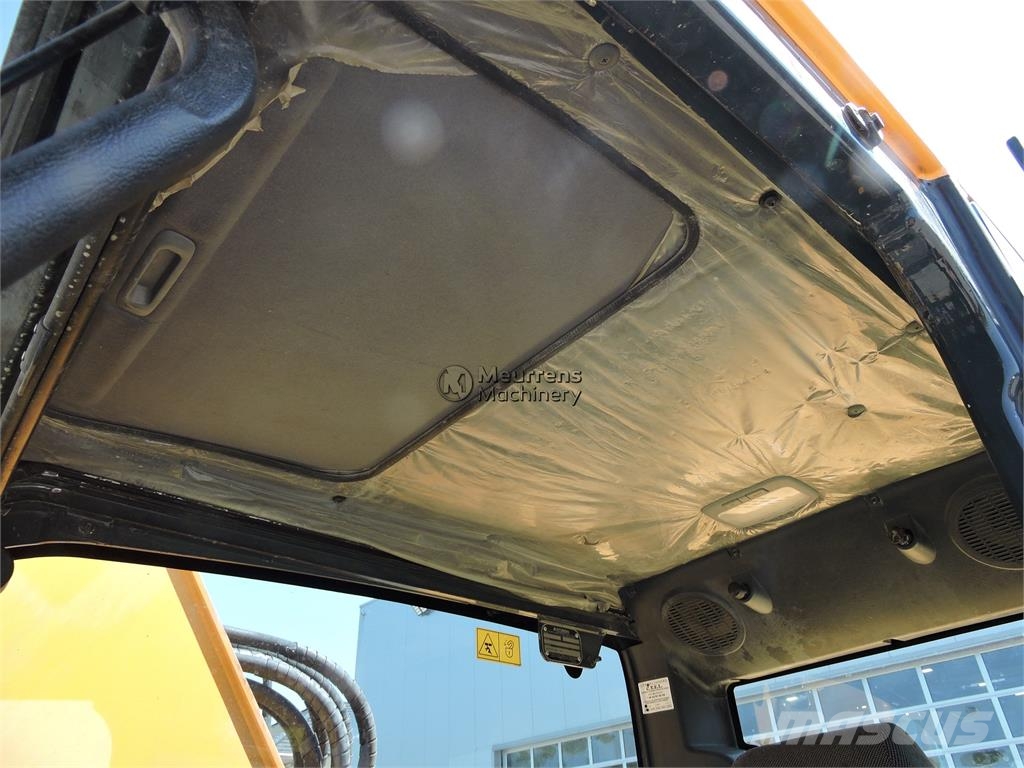 Hyundai R235LCR حفارات زحافة
