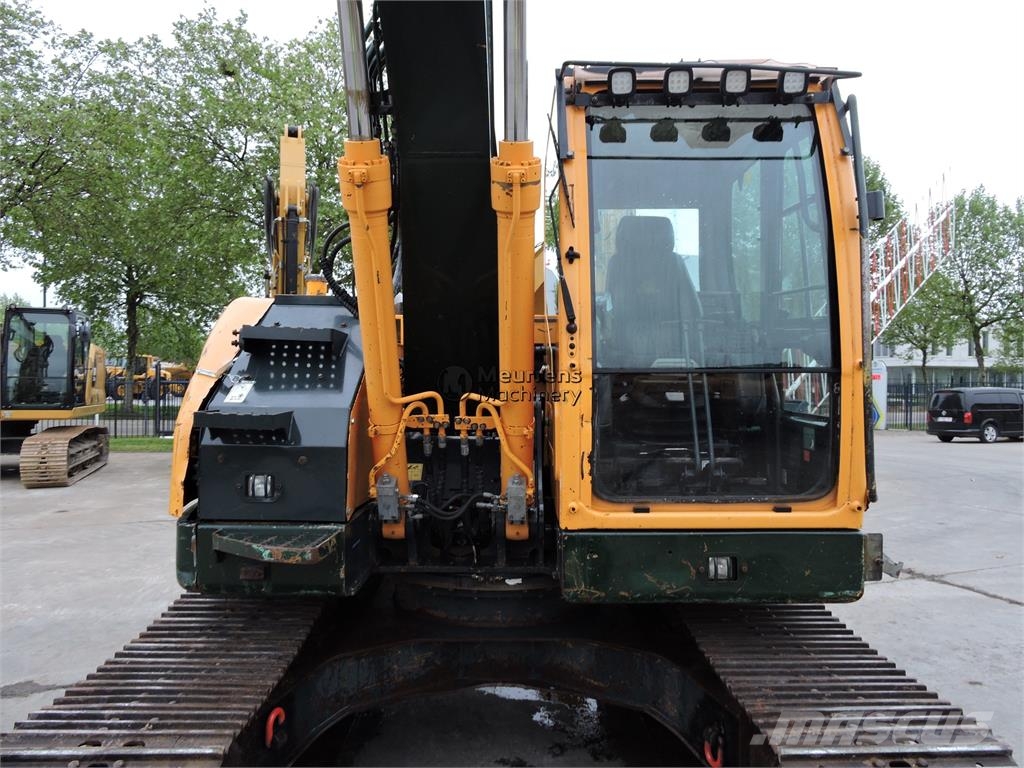 Hyundai Robex 145LCR Гусеничні екскаватори