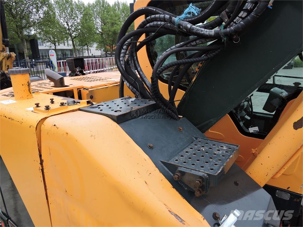 Hyundai Robex 145LCR Гусеничні екскаватори