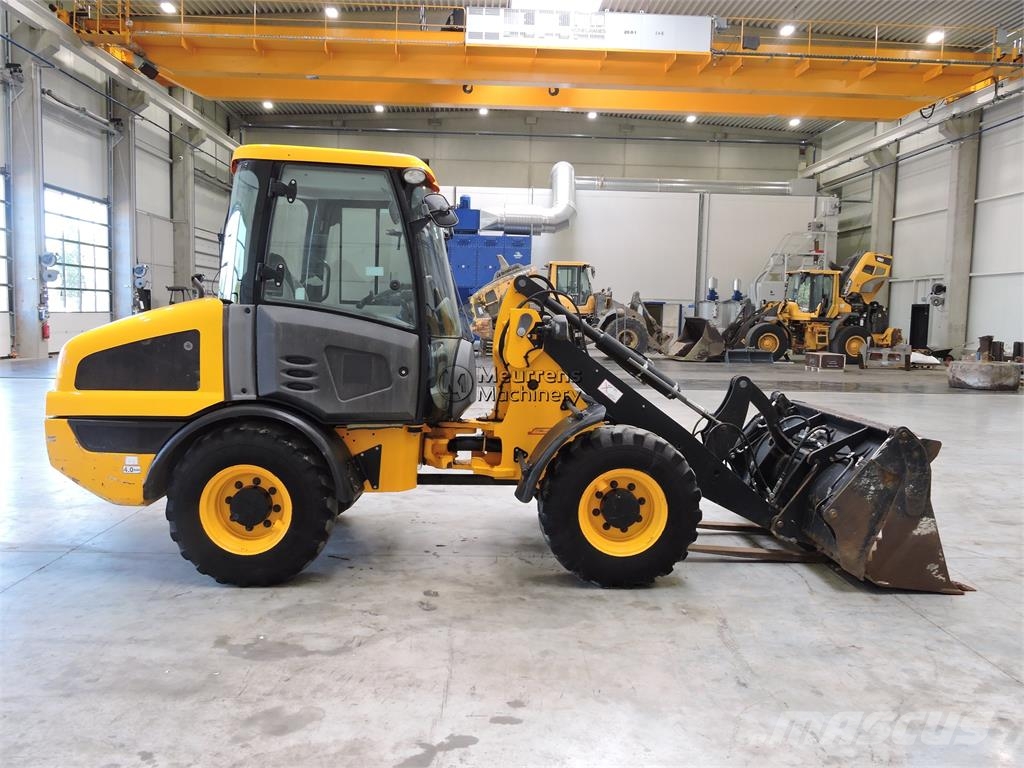 JCB 406 + Fork Rataslaadurid
