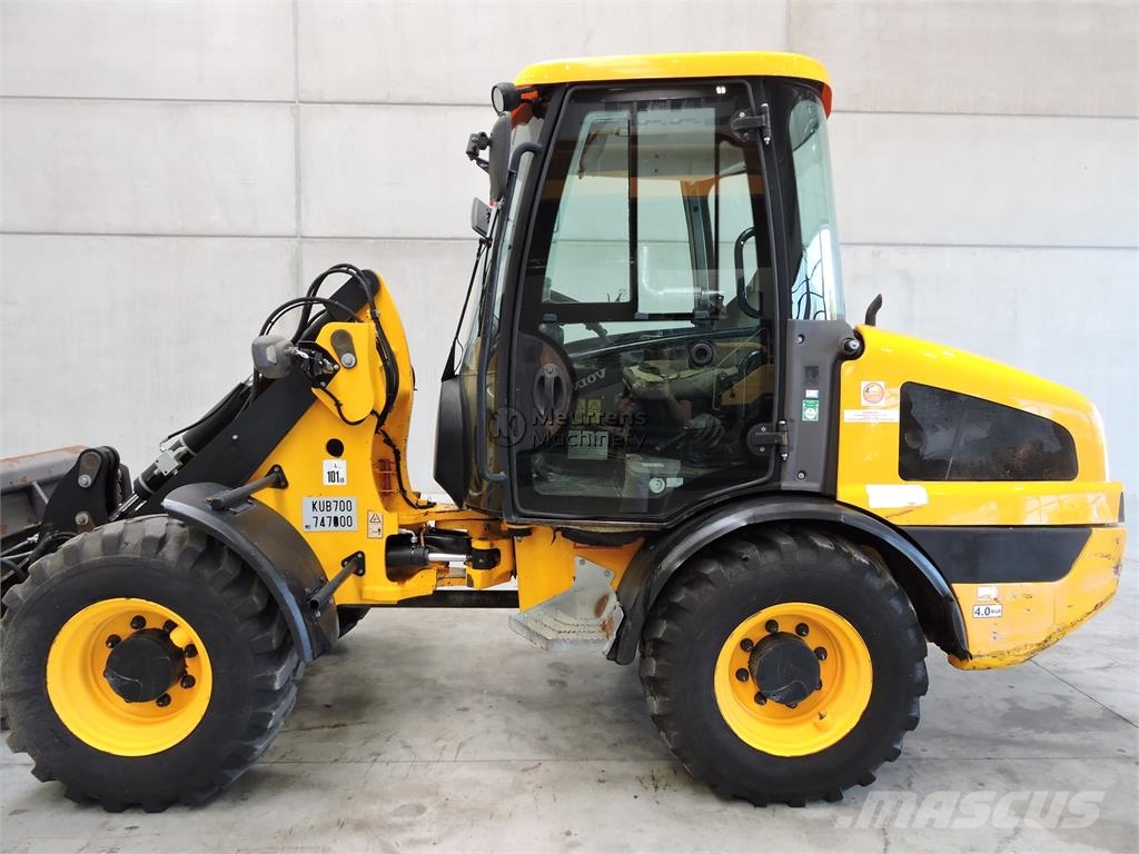 JCB 406 + Fork لوادر بعجل
