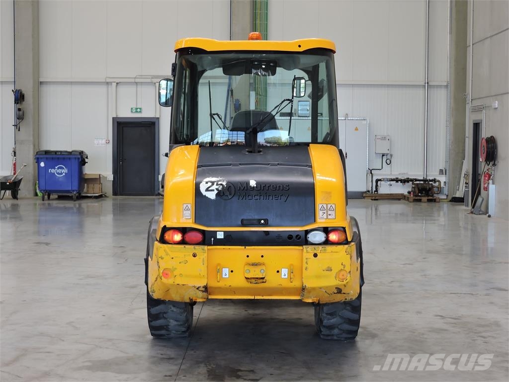 JCB 406 + Fork لوادر بعجل