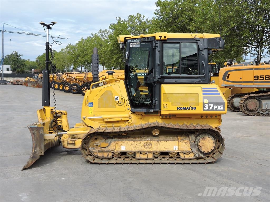 Komatsu D37 PXI + GPS 도저