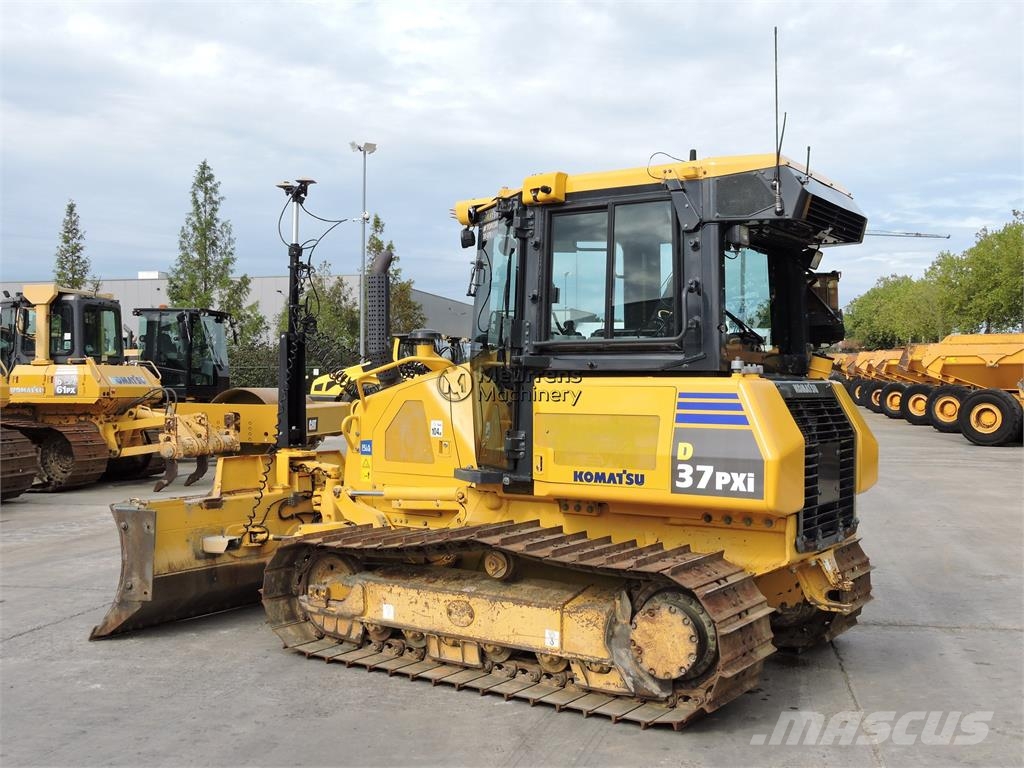 Komatsu D37 PXI + GPS 도저