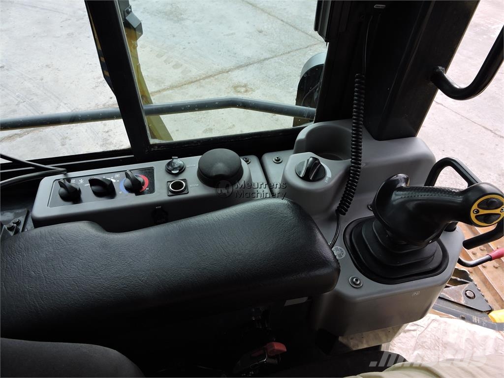 Komatsu D37 PXI + GPS 도저