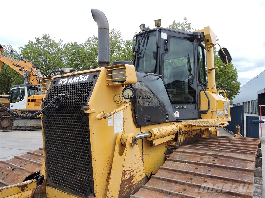 Komatsu D61PX15 + GPS Dózerek