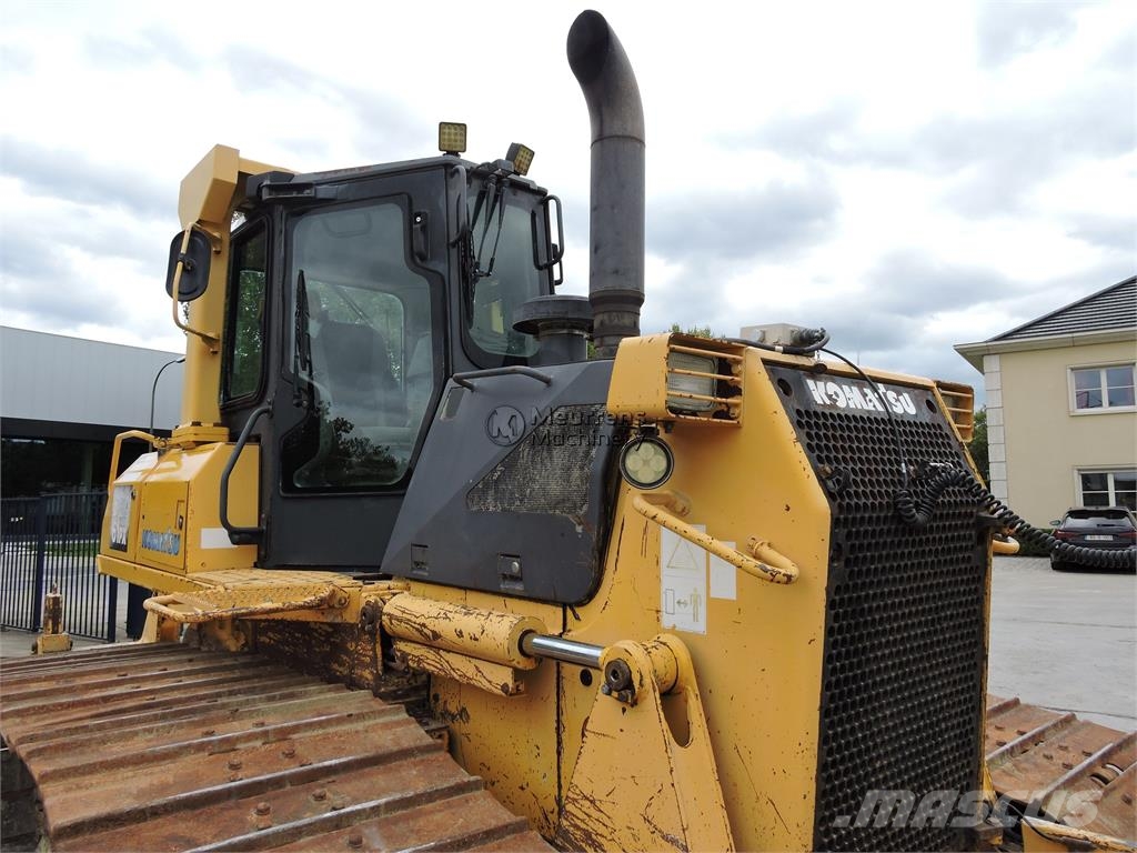 Komatsu D61PX15 + GPS Dózerek