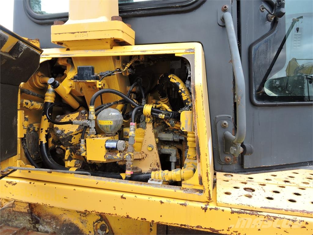 Komatsu D61PX15 + GPS Dózerek