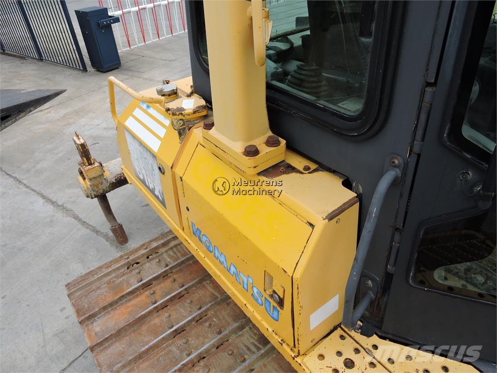 Komatsu D61PX15 + GPS Dózerek