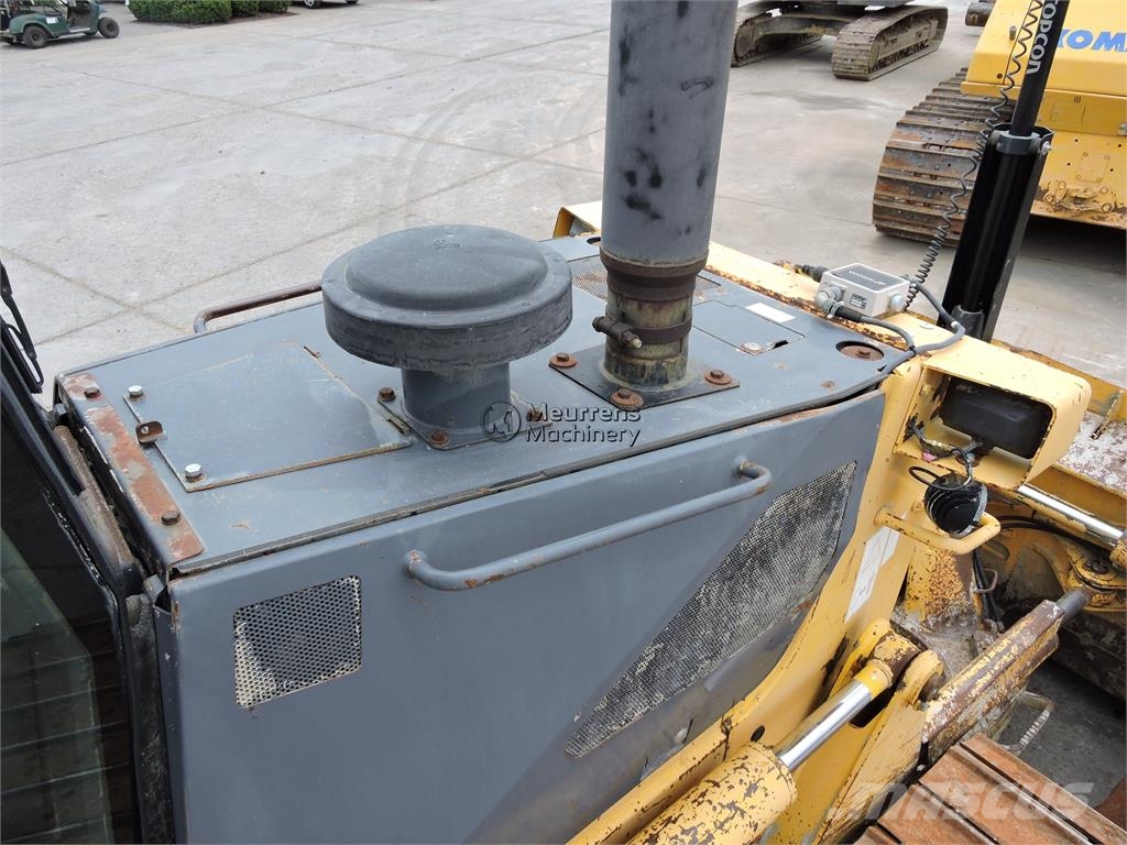 Komatsu D61PX15 + GPS Dózerek