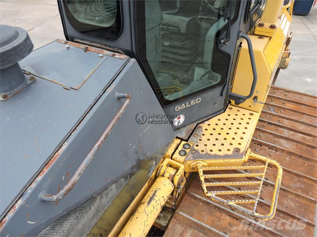 Komatsu D61PX15 + GPS Dózerek