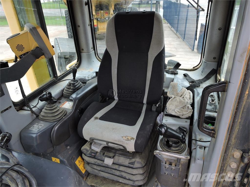 Komatsu D61PX15 + GPS Dózerek