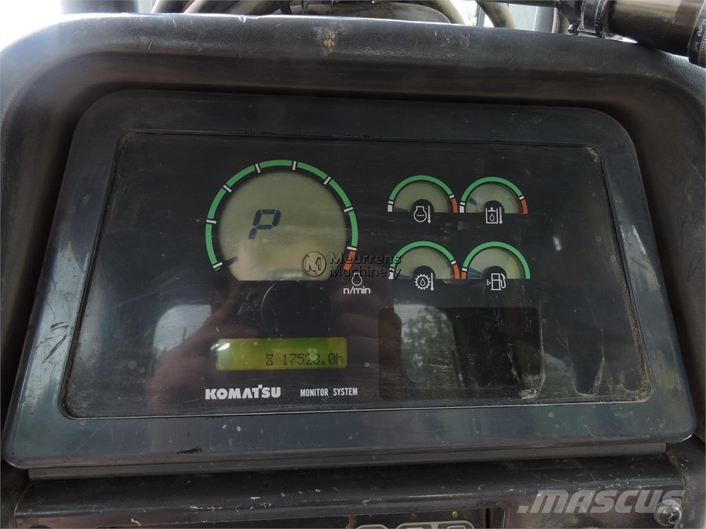 Komatsu D61PX15 + GPS Dózerek