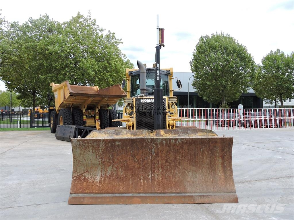 Komatsu D61PX15 + GPS Dózerek