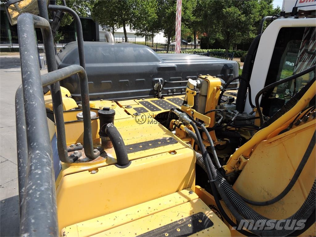Komatsu HB 215 + GPS Kāpurķēžu ekskavatori