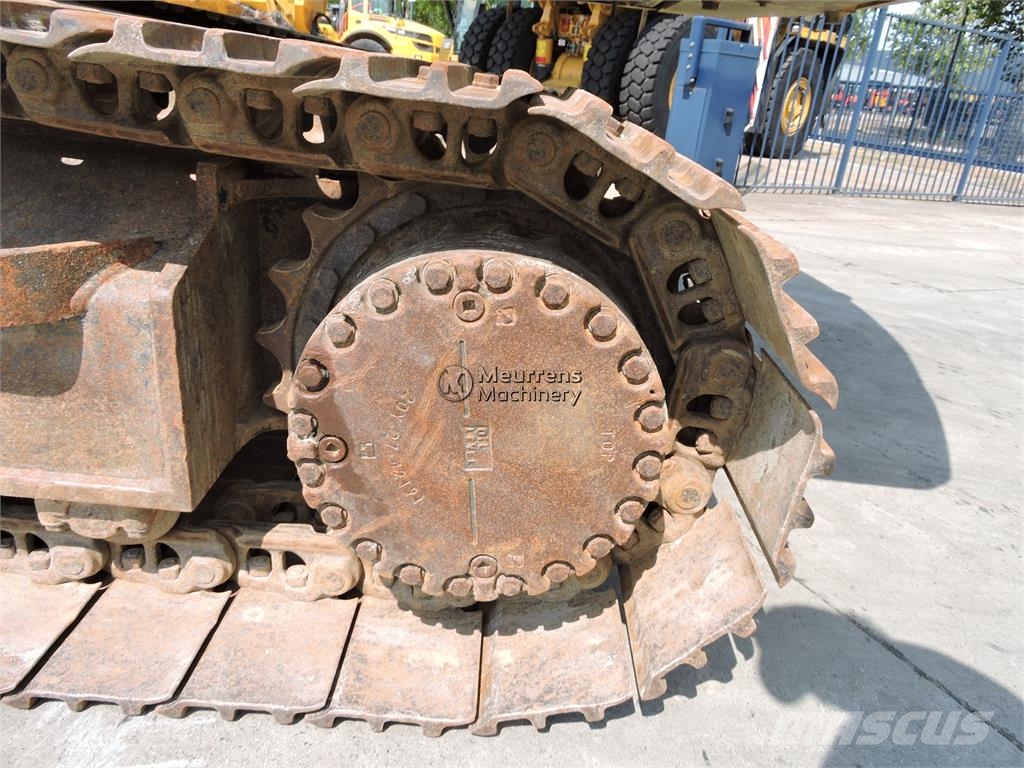 Komatsu HB 215 + GPS / PC210 Roomikekskavaatorid