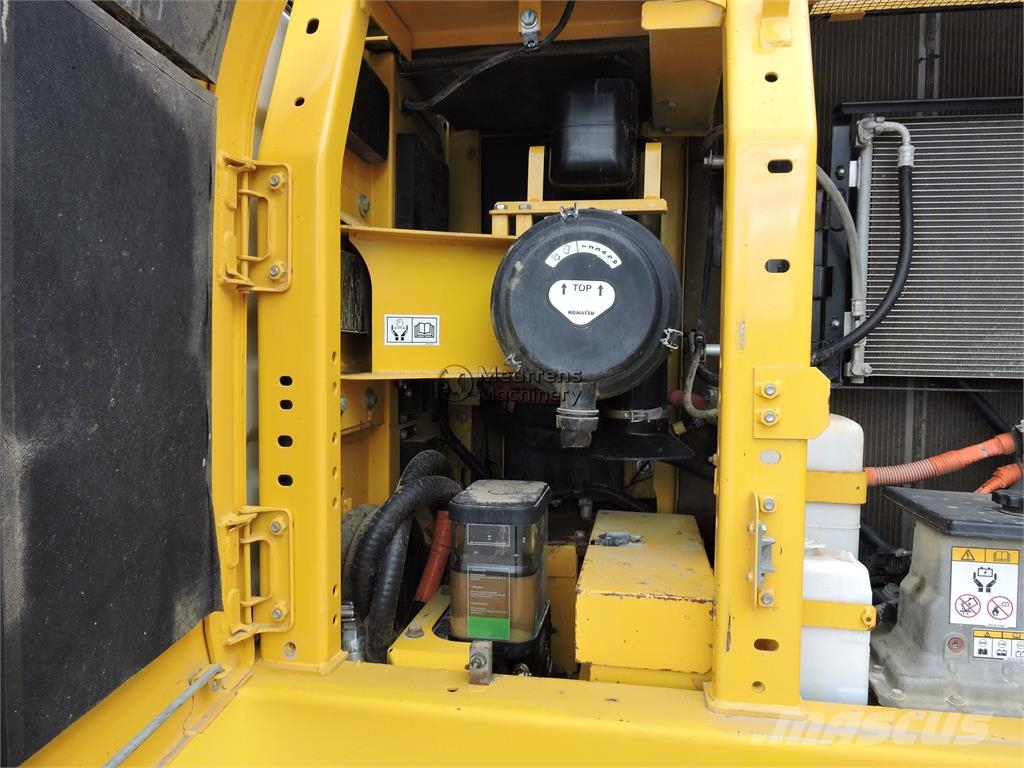 Komatsu HB215LC-3 Gravemaskiner på larvebånd