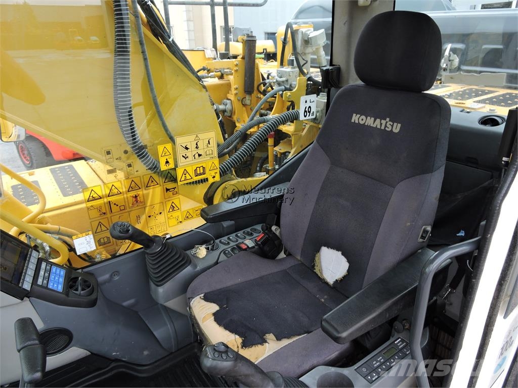 Komatsu HB215LC-3 Gravemaskiner på larvebånd