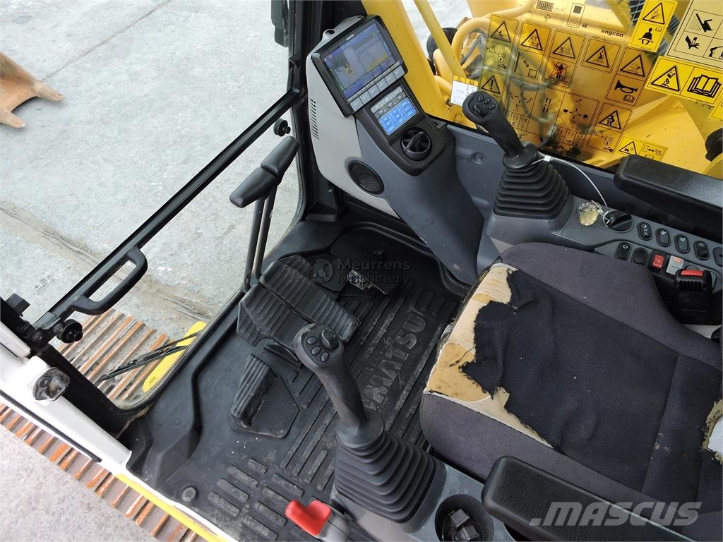 Komatsu HB215LC-3 Gravemaskiner på larvebånd