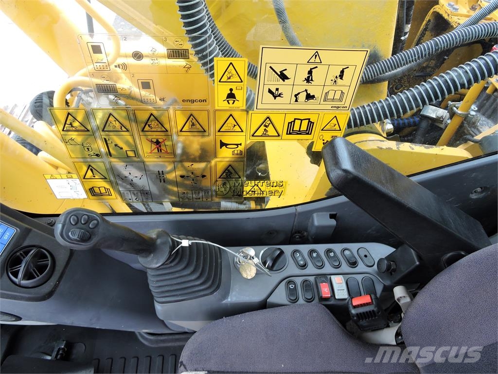 Komatsu HB215LC / PC210 Escavadoras de rastos