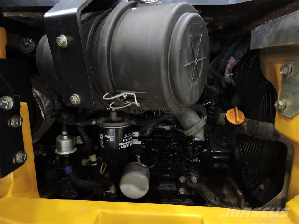 Komatsu PC55 معدات البناء - غير ذلك