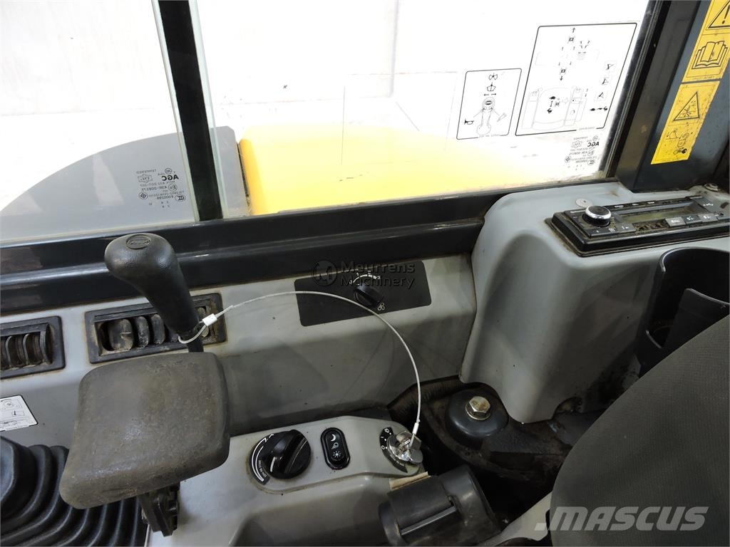 Komatsu PC55 معدات البناء - غير ذلك
